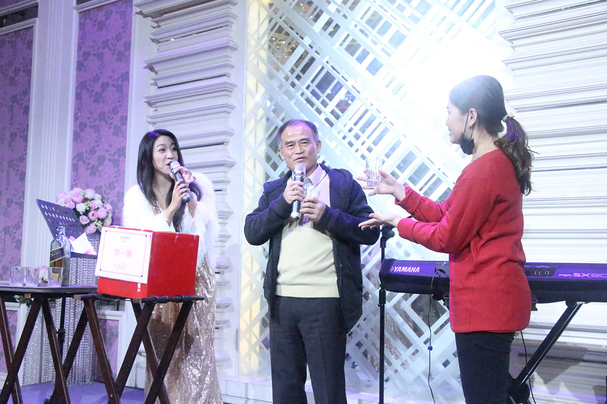 結婚式のホスト価格 | MOCS 3